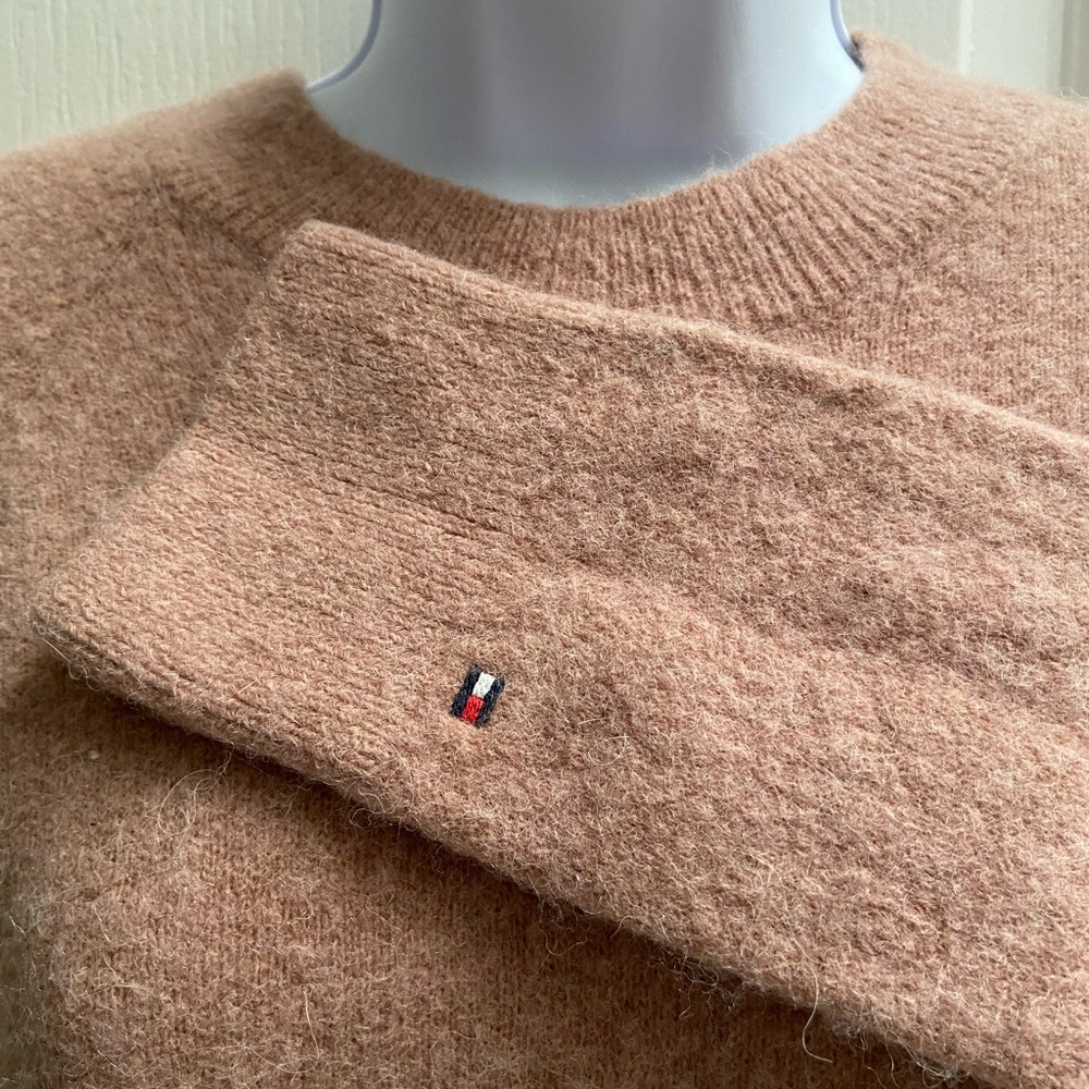 Woman’s Tommy Hilfiger Beautiful sweater Extra large 💕
